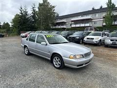 2000 Volvo S70 
