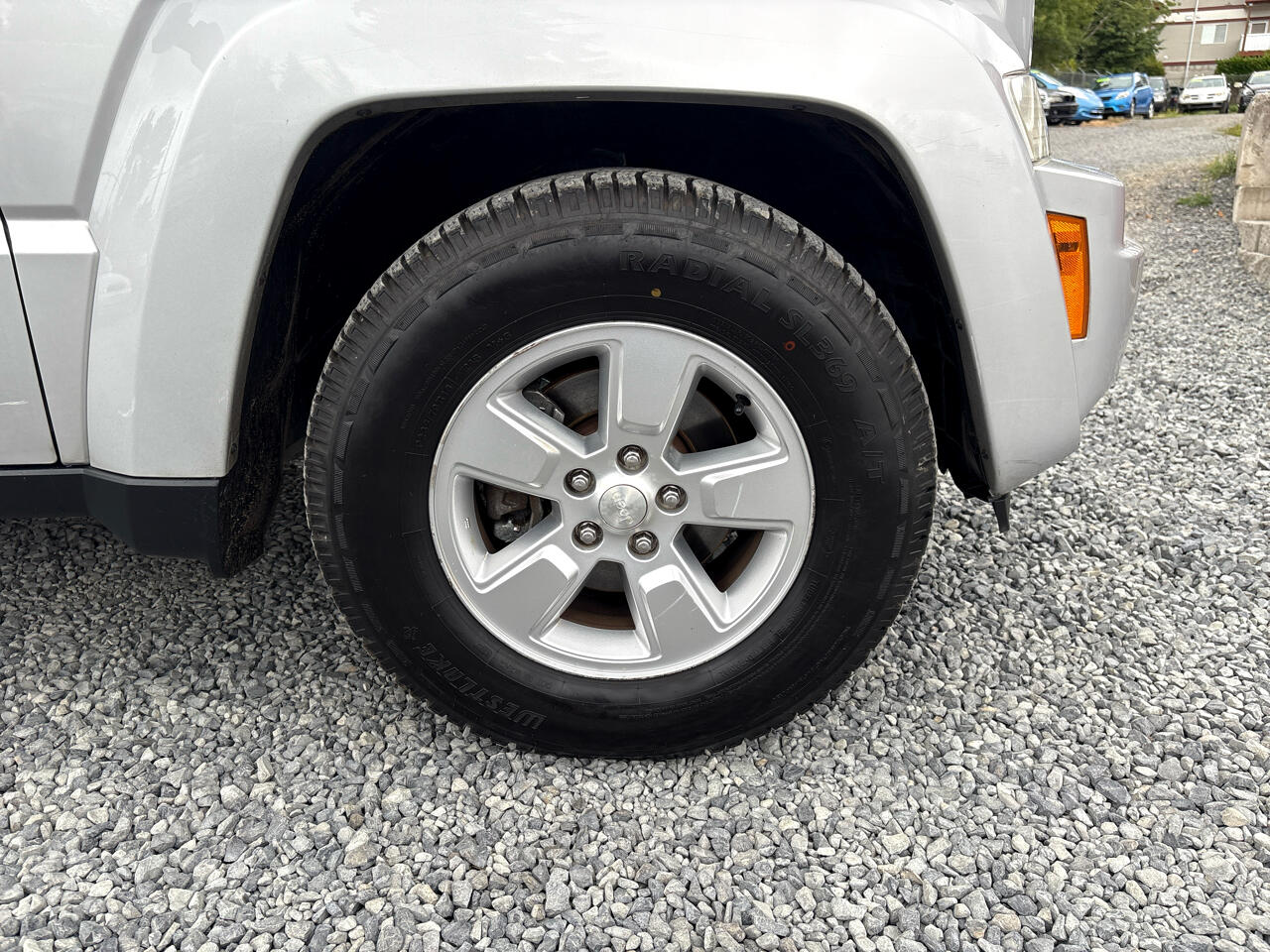 Jeep Liberty Sport 2WD 2012 Jeep Liberty Sport 2WD 2012