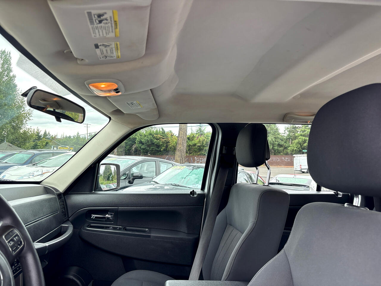 Jeep Liberty Sport 2WD 2012 Jeep Liberty Sport 2WD 2012