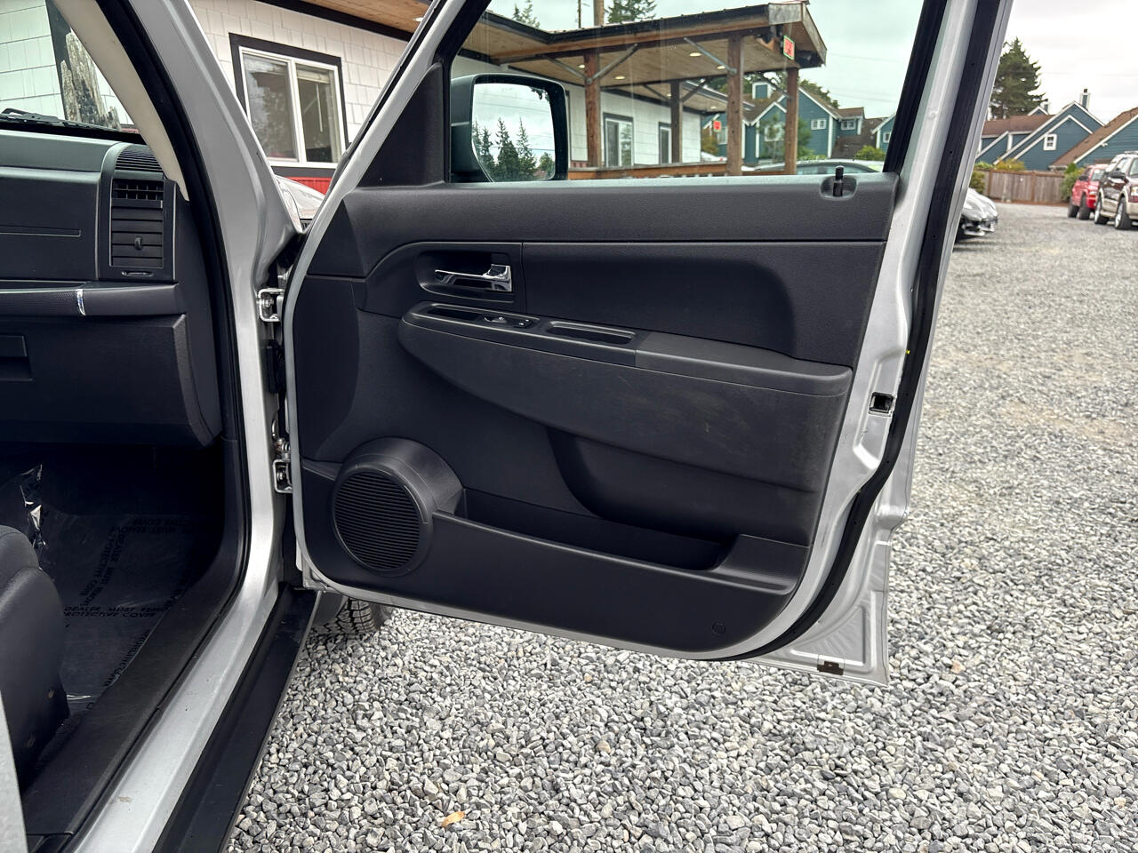 Jeep Liberty Sport 2WD 2012 Jeep Liberty Sport 2WD 2012