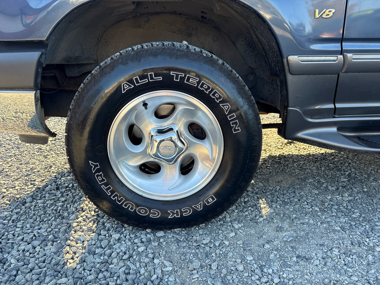 Ford Explorer XLT AWD 2000 Ford Explorer XLT AWD 2000