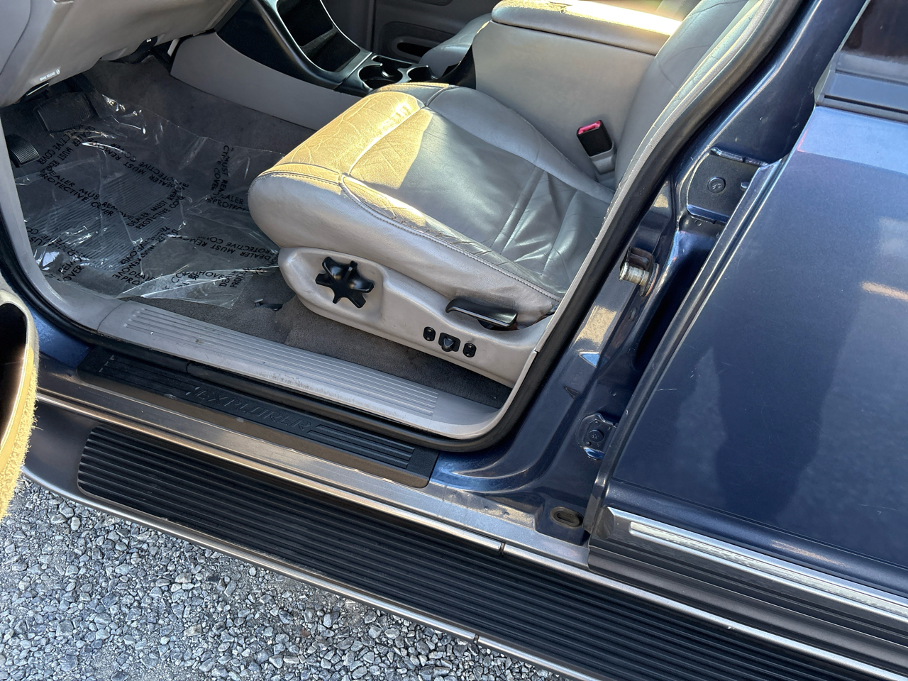 Ford Explorer XLT AWD 2000 Ford Explorer XLT AWD 2000