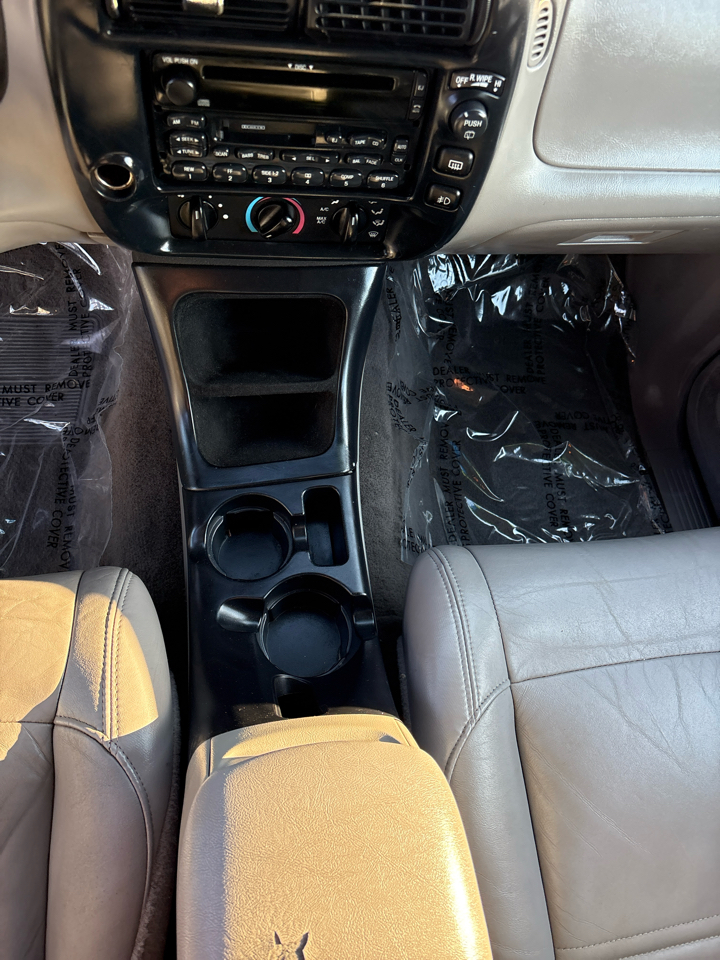 Ford Explorer XLT AWD 2000 Ford Explorer XLT AWD 2000