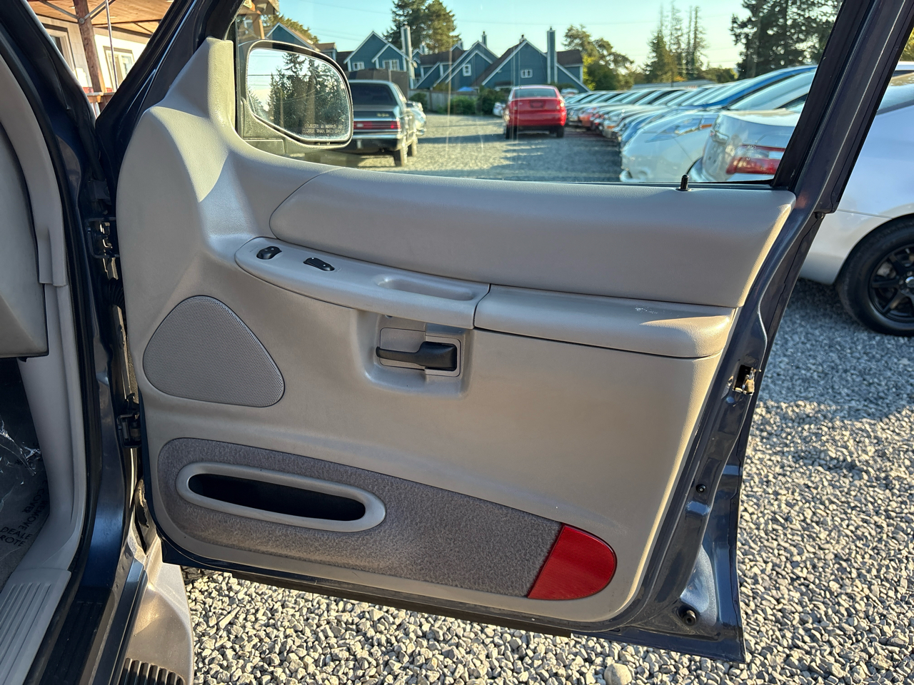 Ford Explorer XLT AWD 2000 Ford Explorer XLT AWD 2000