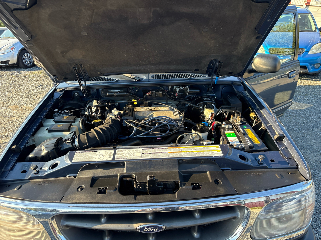 Ford Explorer XLT AWD 2000 Ford Explorer XLT AWD 2000