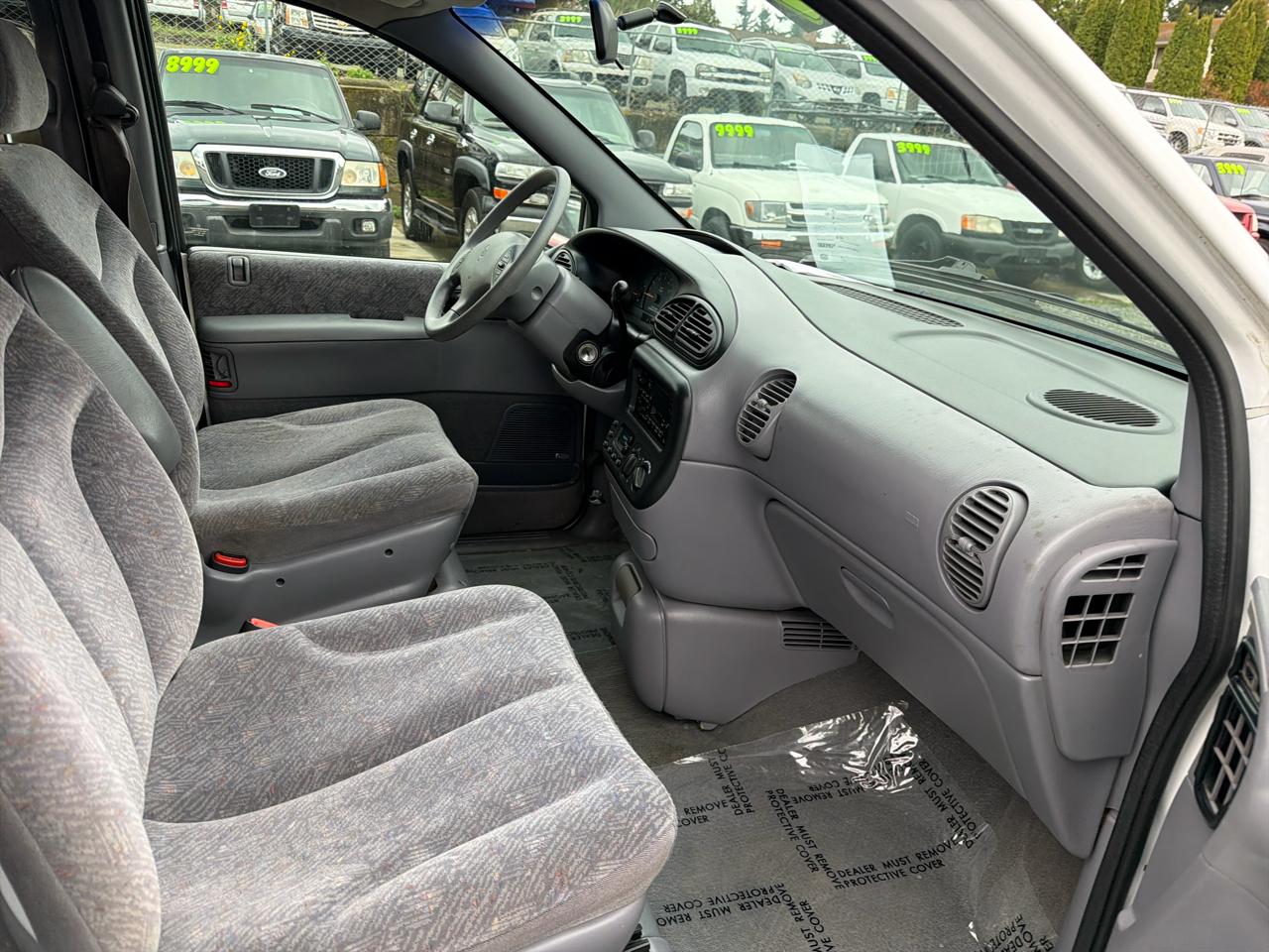 Dodge Caravan LE 1998