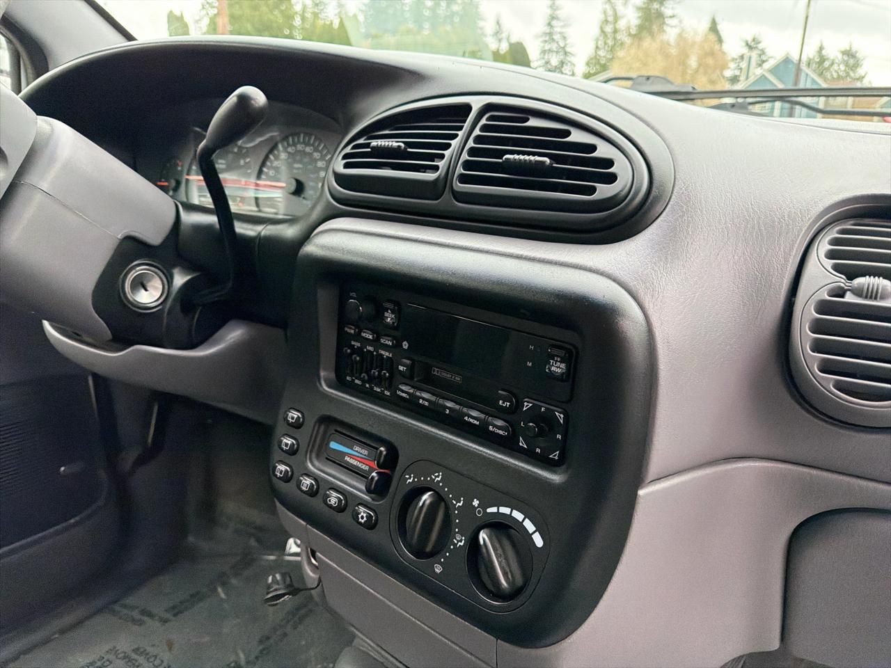 Dodge Caravan LE 1998