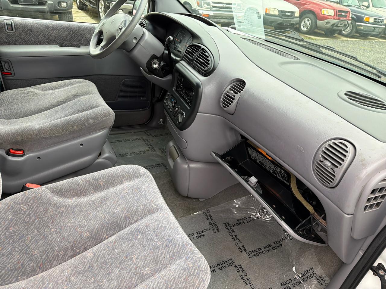 Dodge Caravan LE 1998