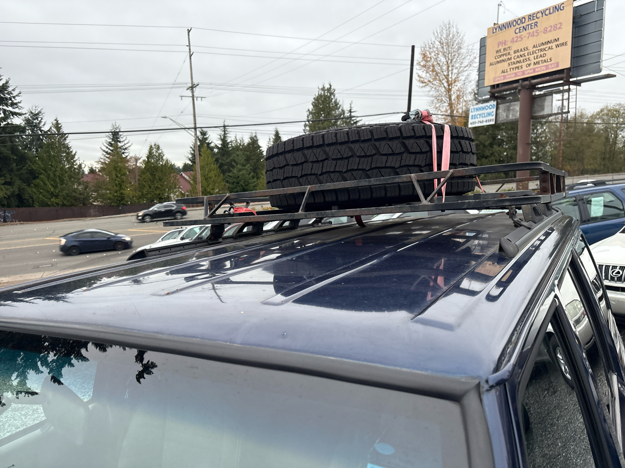 2000 Jeep Cherokee Sport photo 2