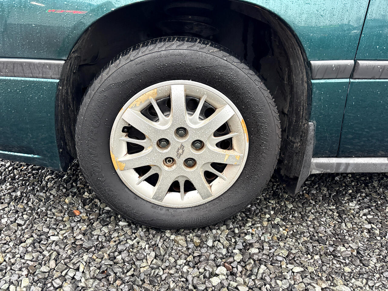 Chevrolet Impala Base 2000