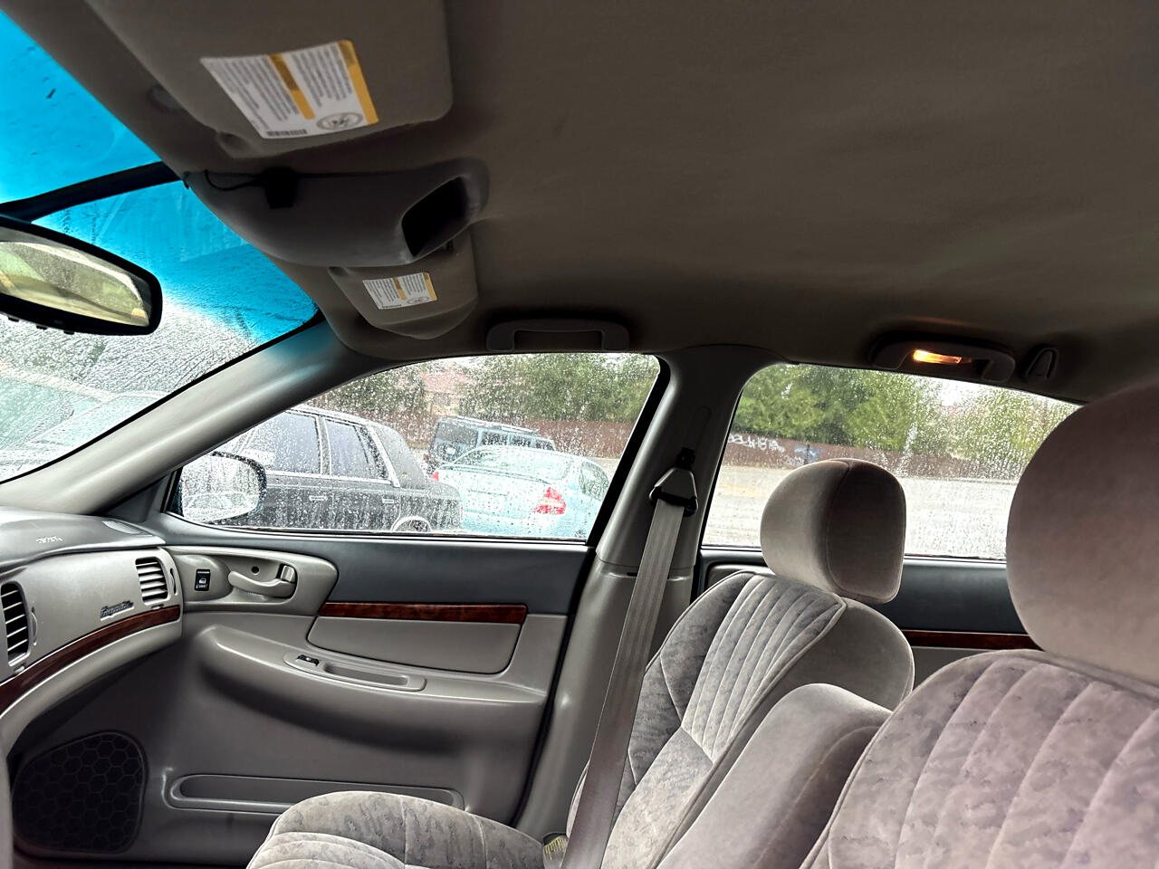 Chevrolet Impala Base 2000