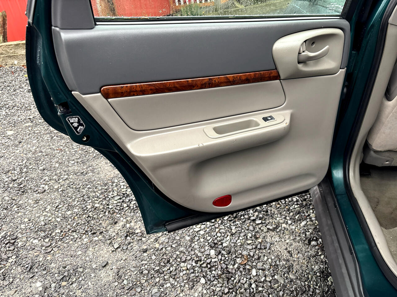 Chevrolet Impala Base 2000