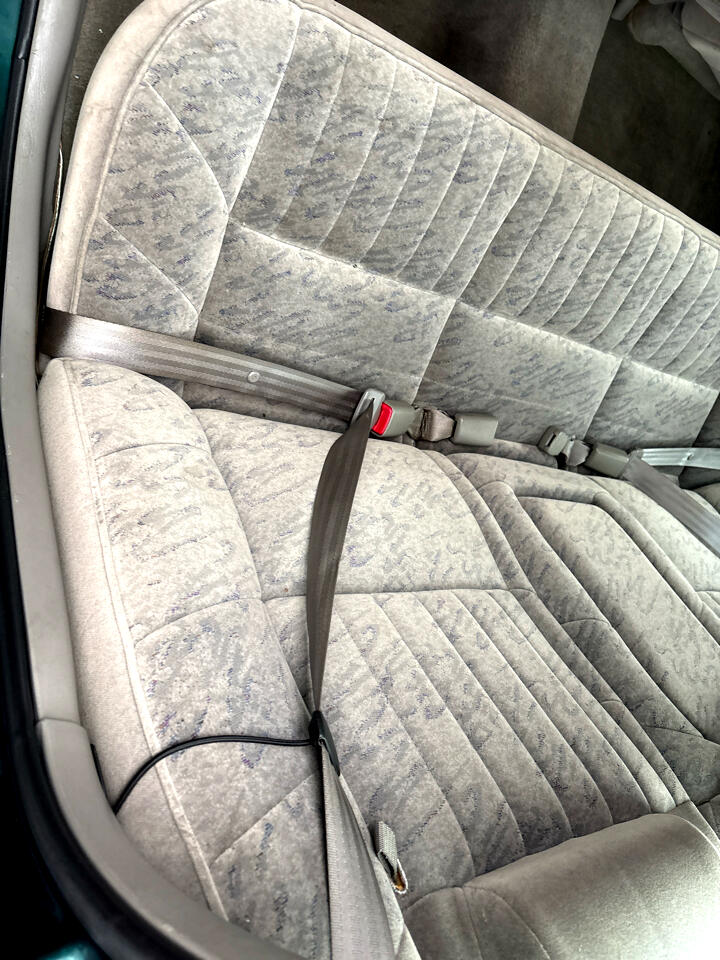 Chevrolet Impala Base 2000