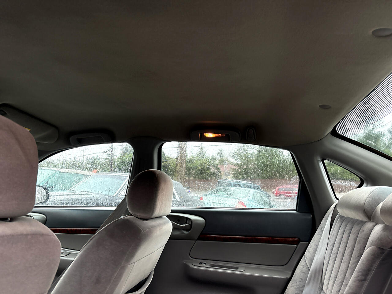 Chevrolet Impala Base 2000