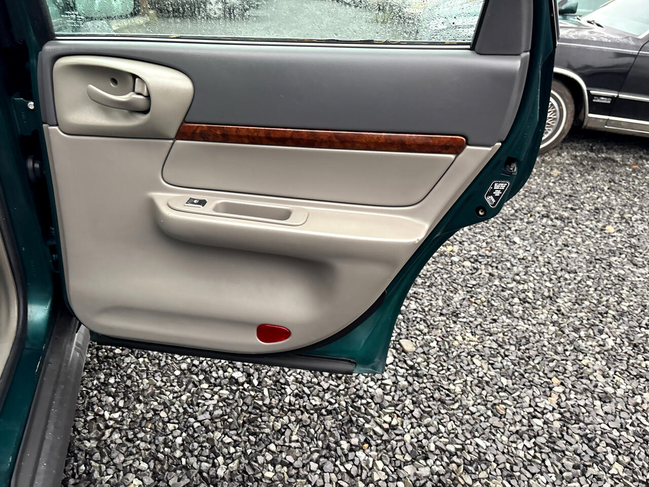 Chevrolet Impala Base 2000