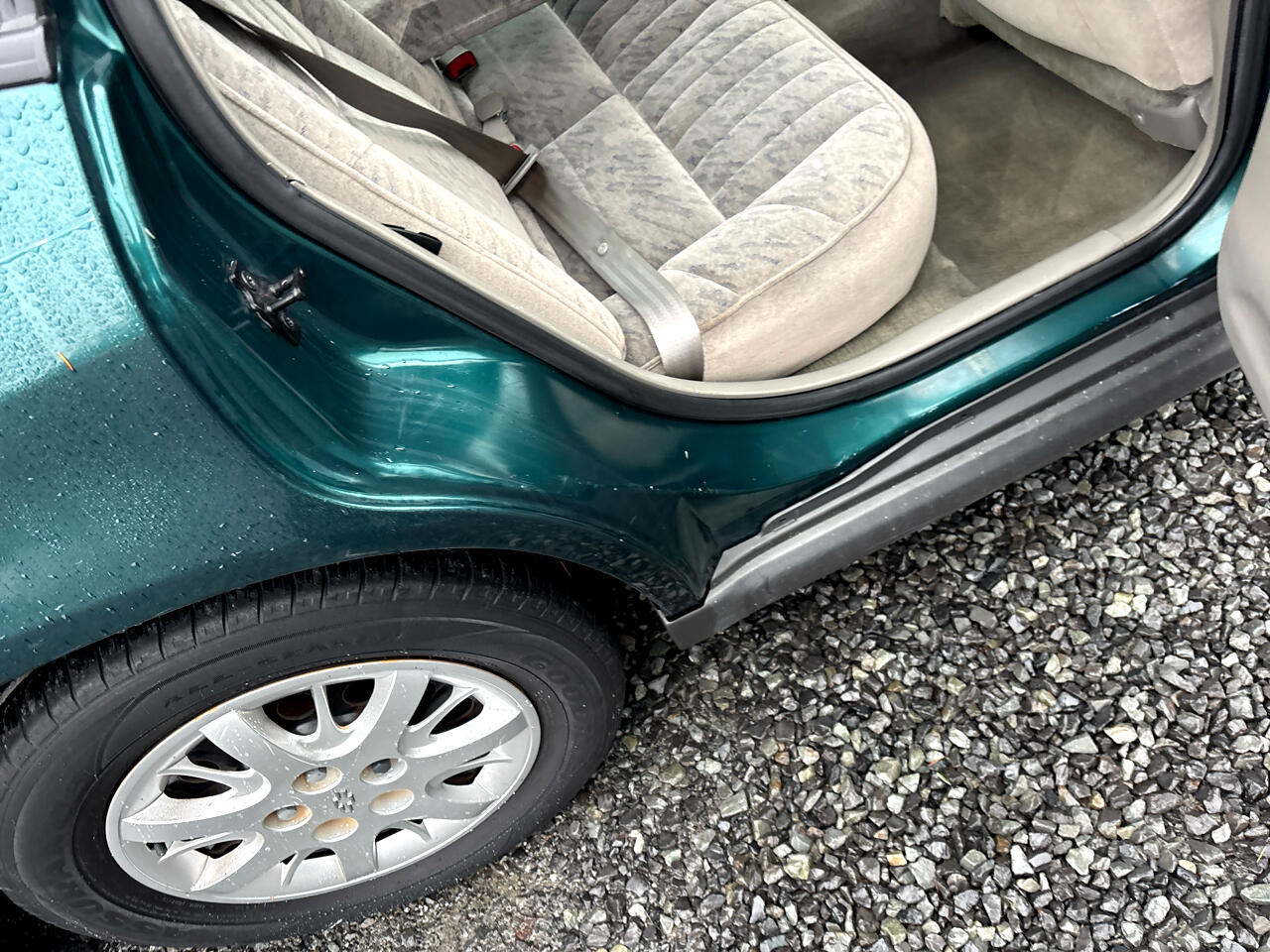 Chevrolet Impala Base 2000