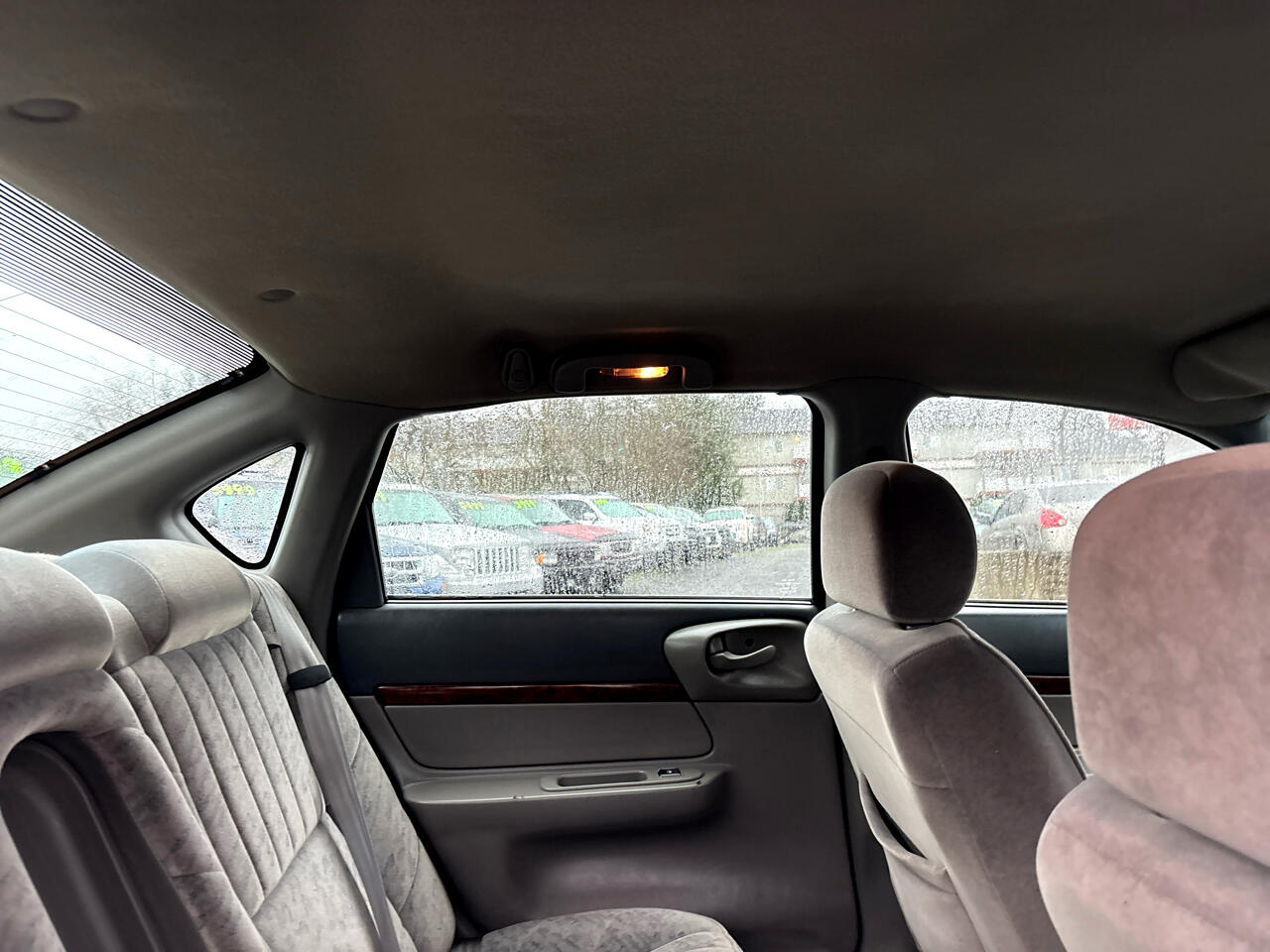 Chevrolet Impala Base 2000