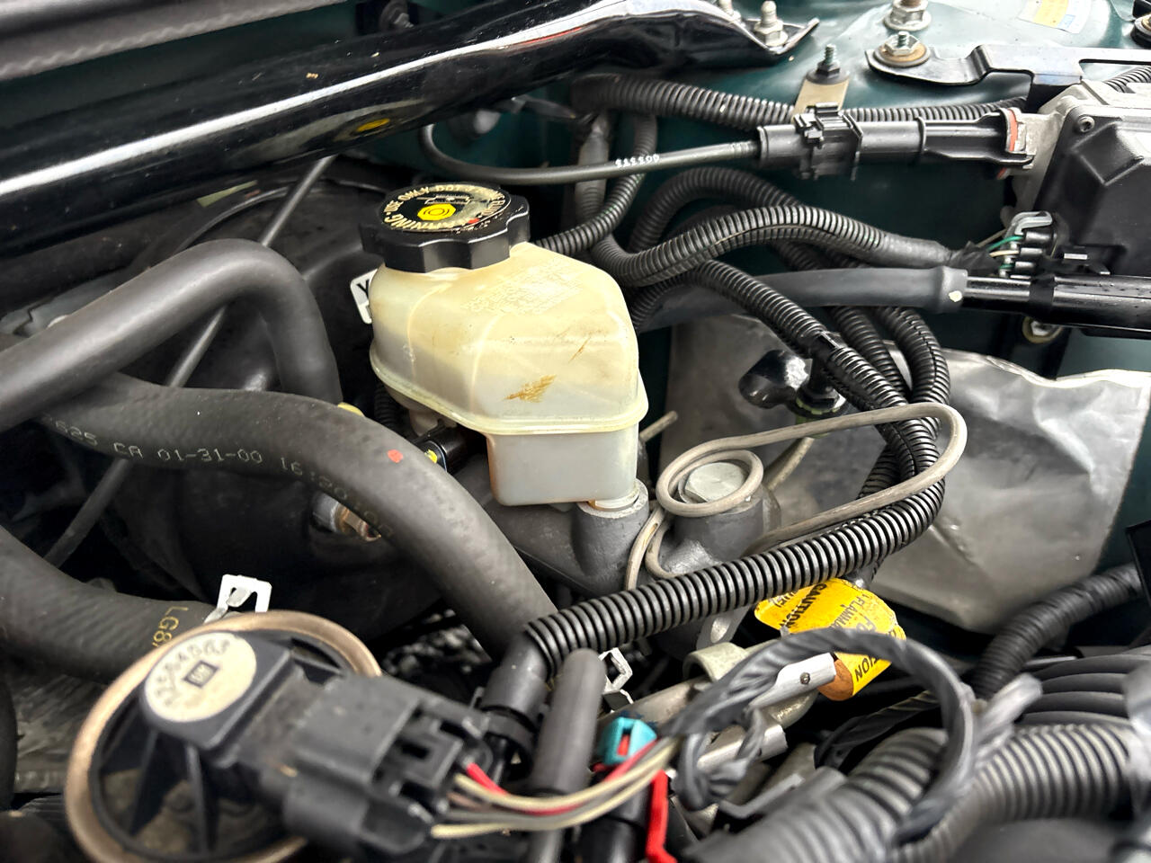 Chevrolet Impala Base 2000