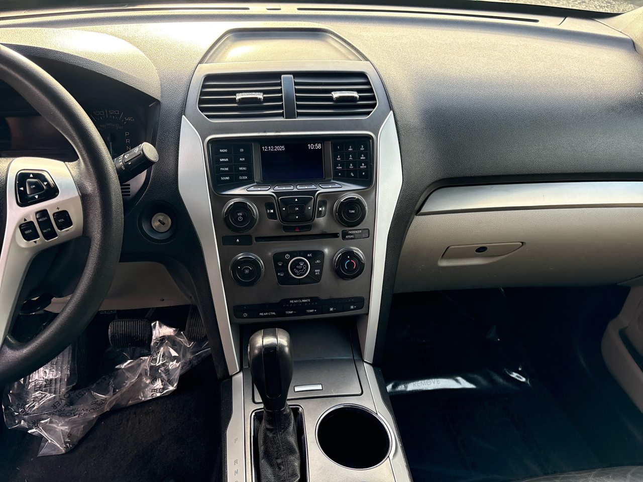 Ford Explorer Base 4WD 2012