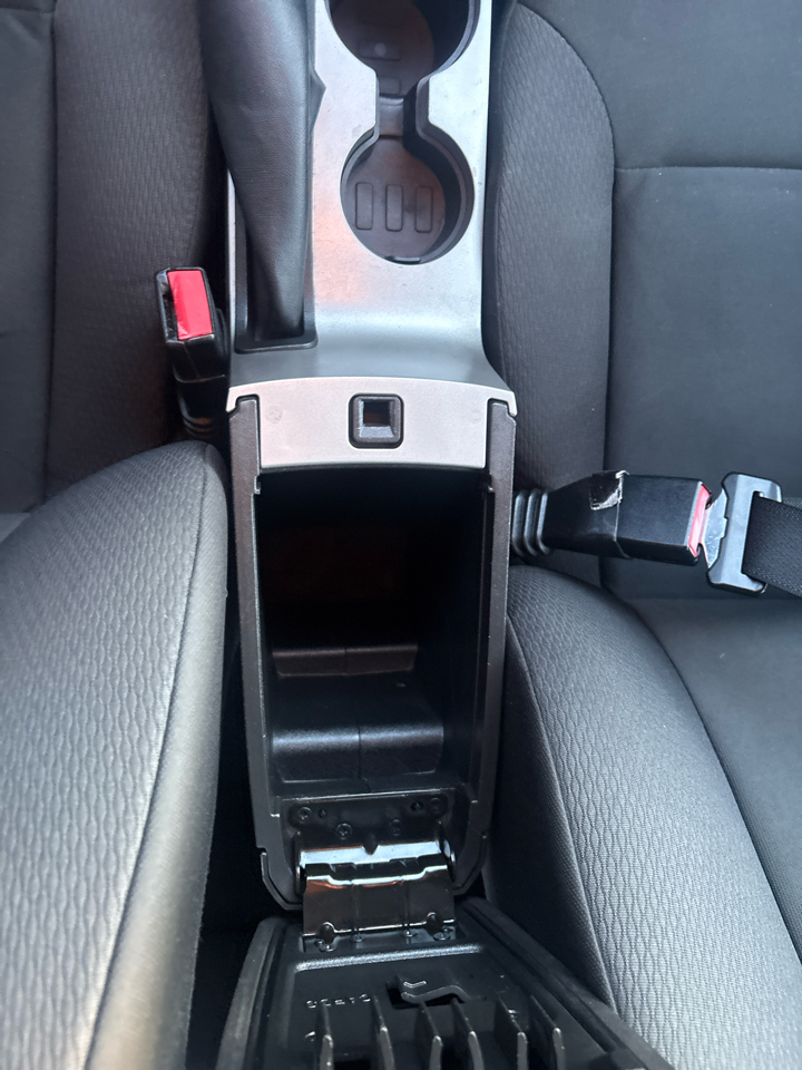 Ford Focus SE Sedan 2008