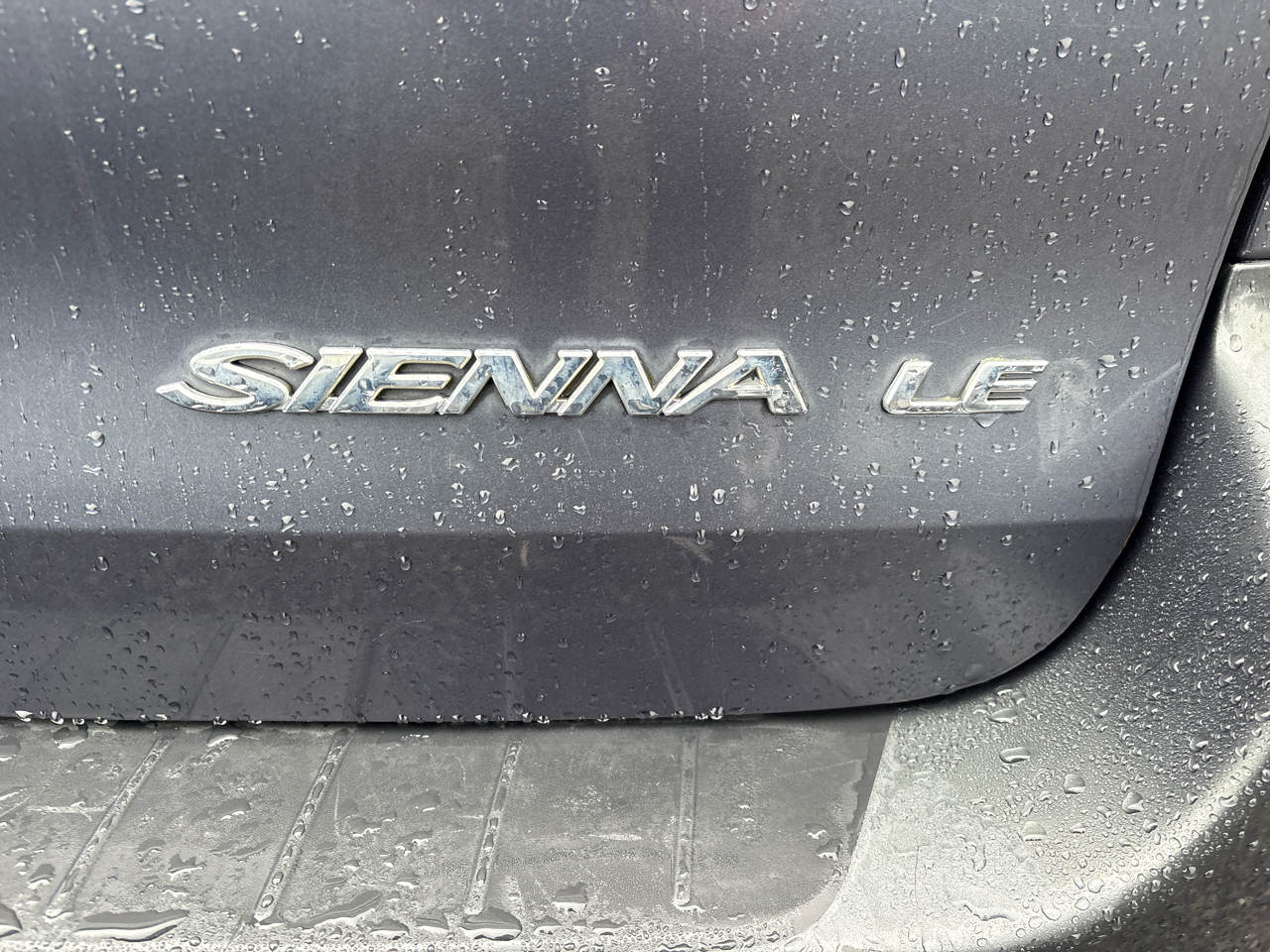 Toyota Sienna LE 7-Passenger 2006