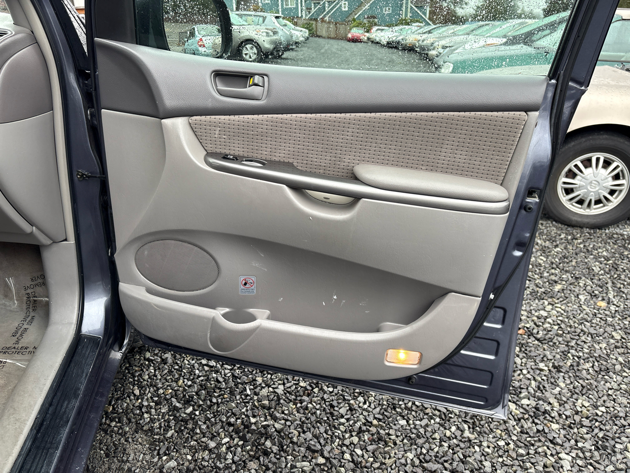 Toyota Sienna LE 7-Passenger 2006