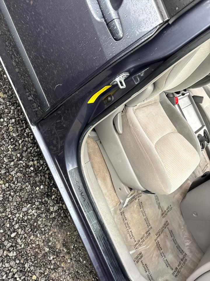 Toyota Sienna LE 7-Passenger 2006