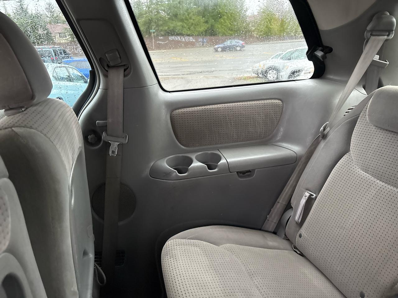 Toyota Sienna LE 7-Passenger 2006