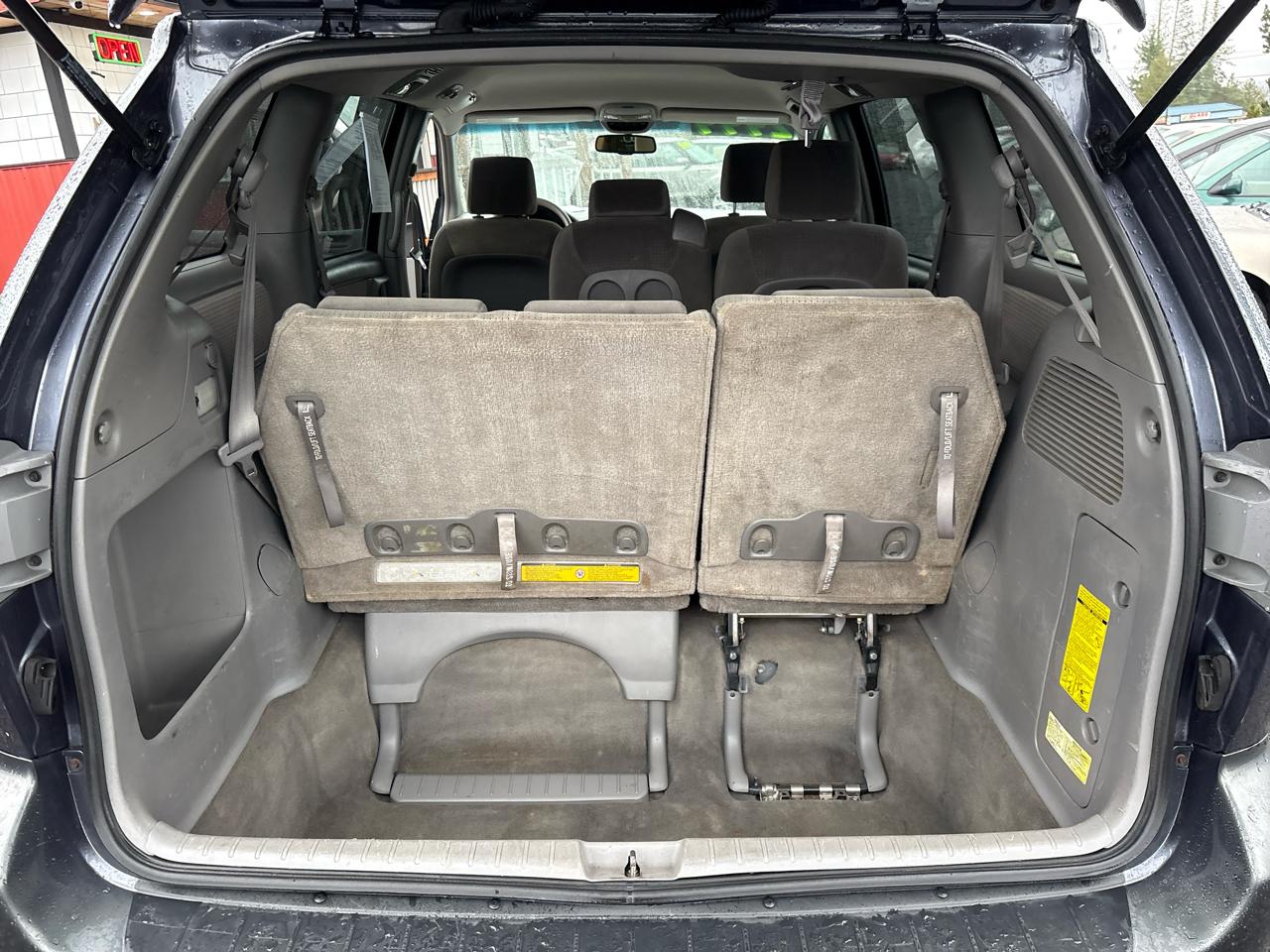Toyota Sienna LE 7-Passenger 2006