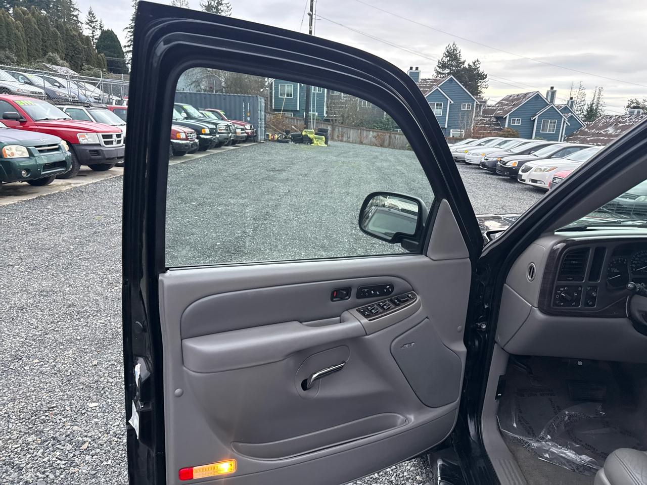 GMC Yukon Denali AWD 2006