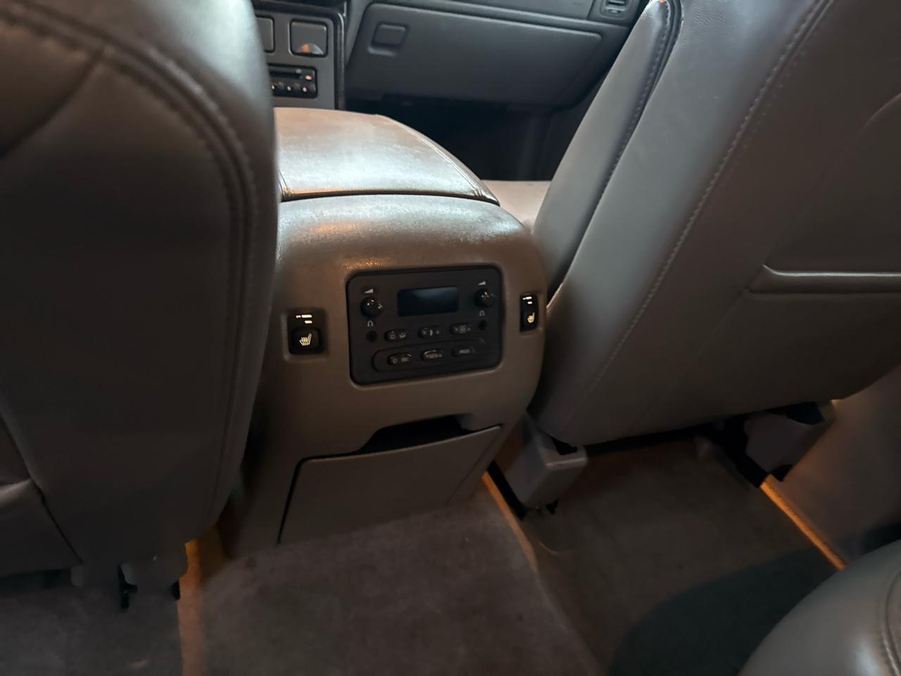 GMC Yukon Denali AWD 2006