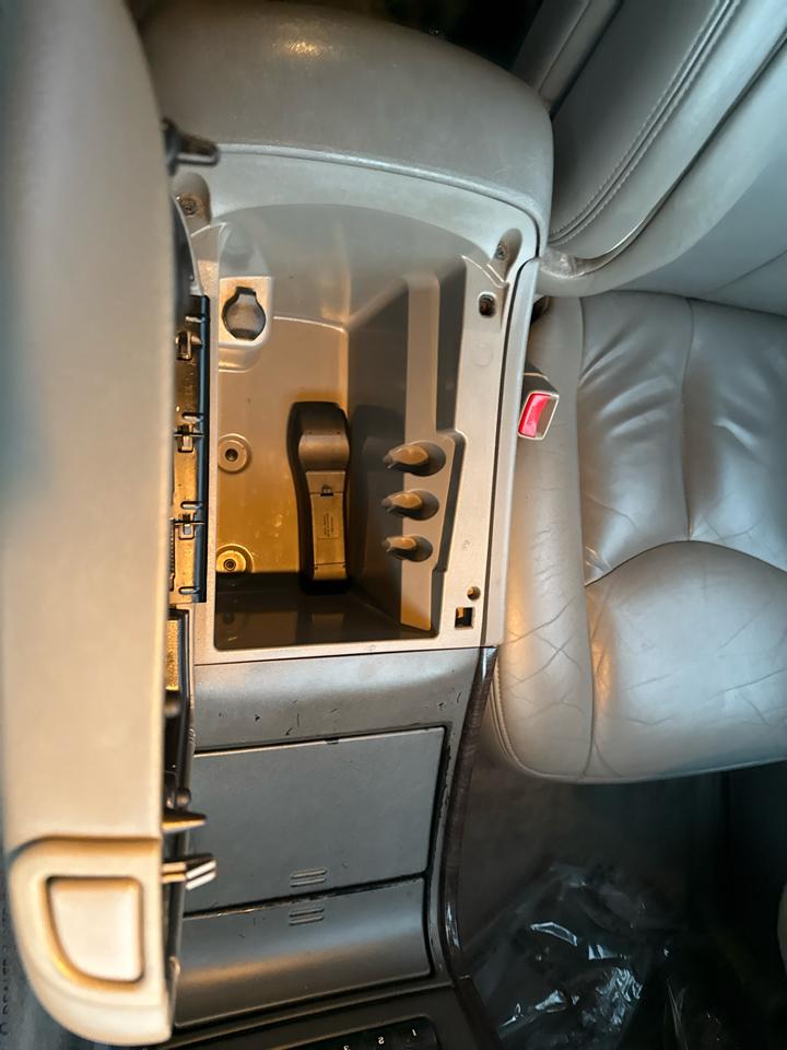 GMC Yukon Denali AWD 2006