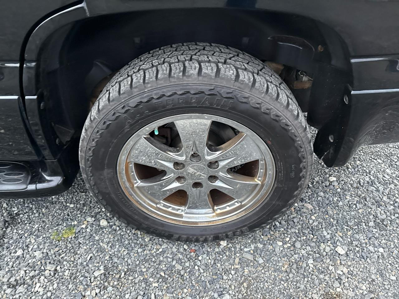 GMC Yukon Denali AWD 2006