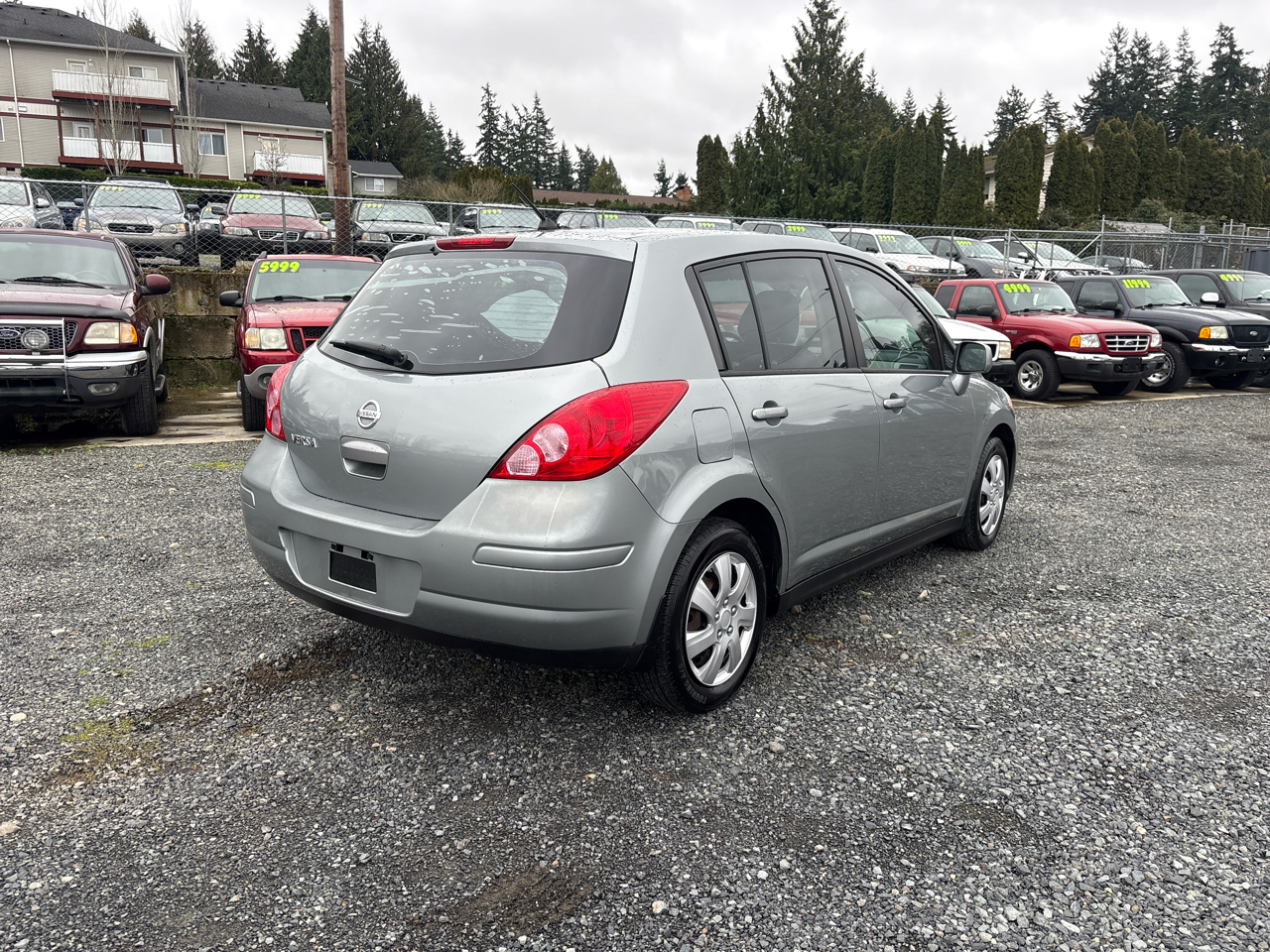 Nissan Versa 1.8 S Hatchback 2009