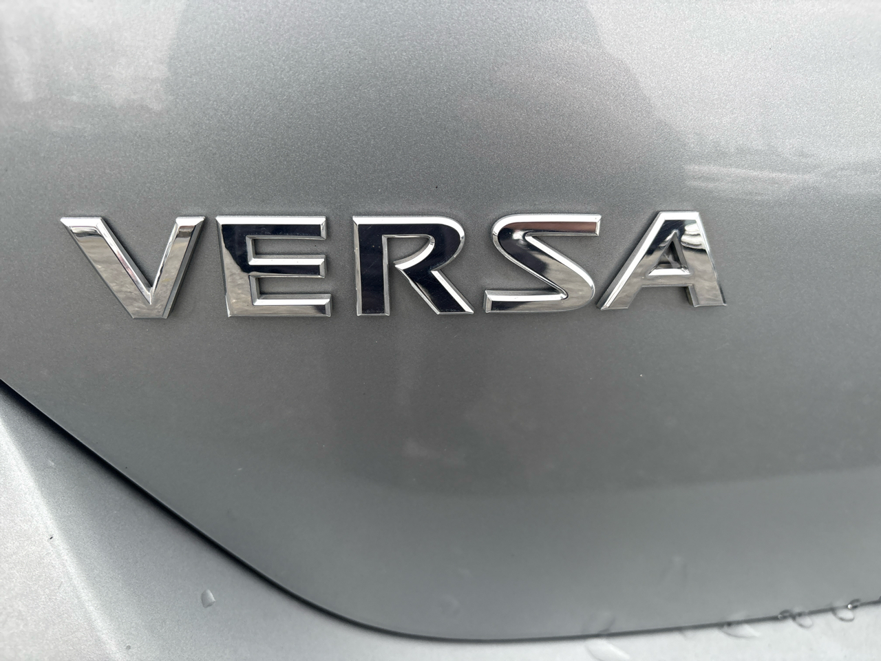 Nissan Versa 1.8 S Hatchback 2009