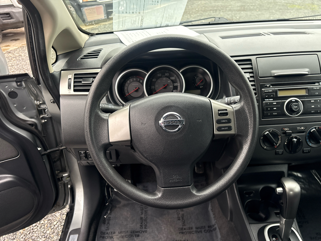 Nissan Versa 1.8 S Hatchback 2009