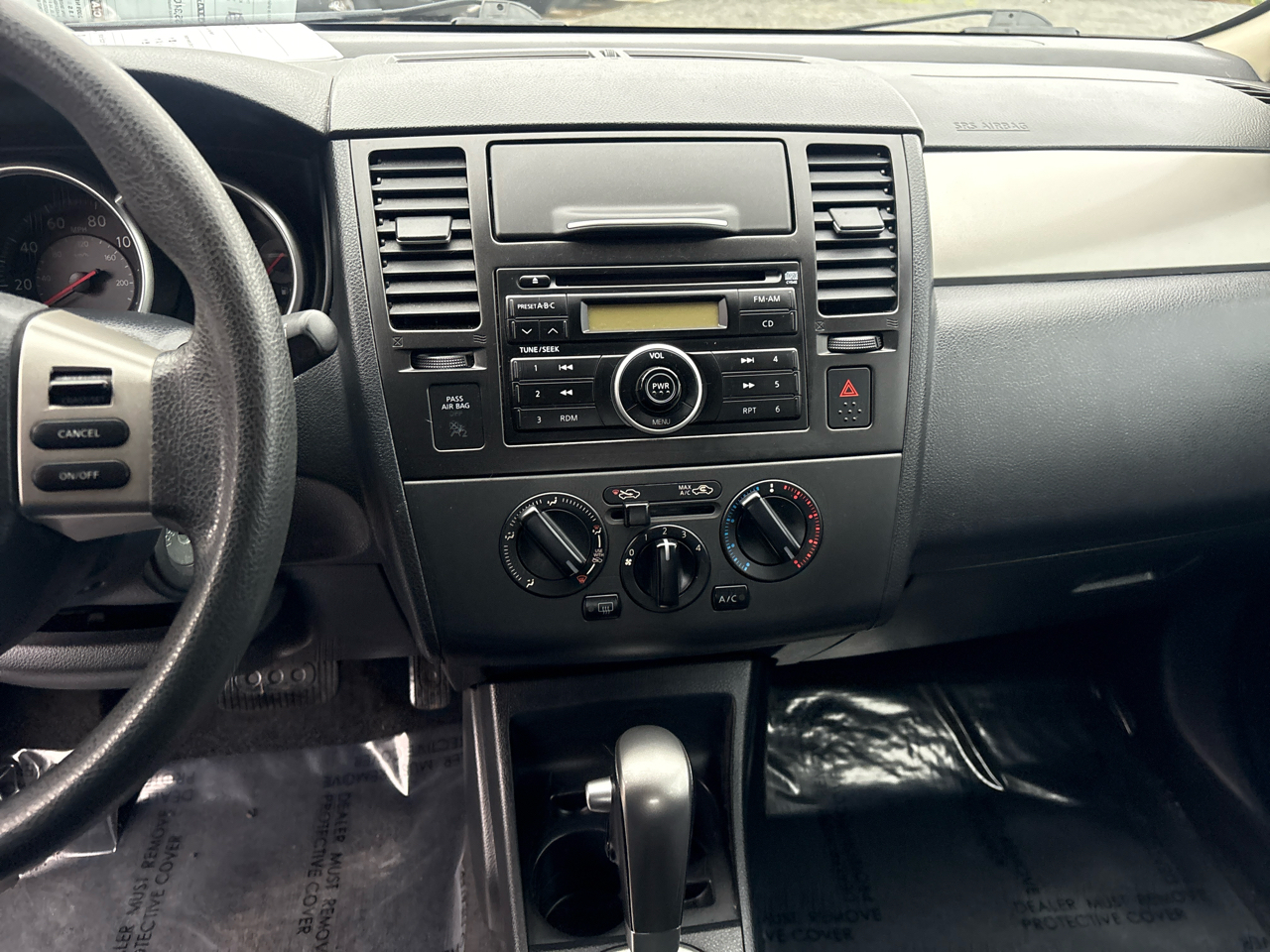 Nissan Versa 1.8 S Hatchback 2009