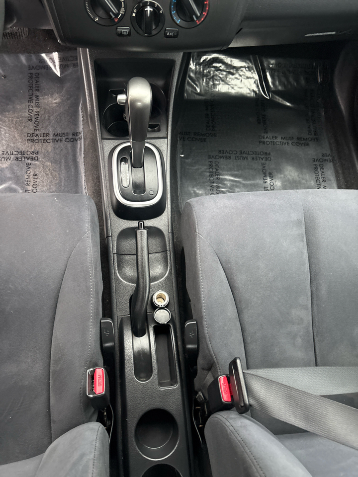 Nissan Versa 1.8 S Hatchback 2009