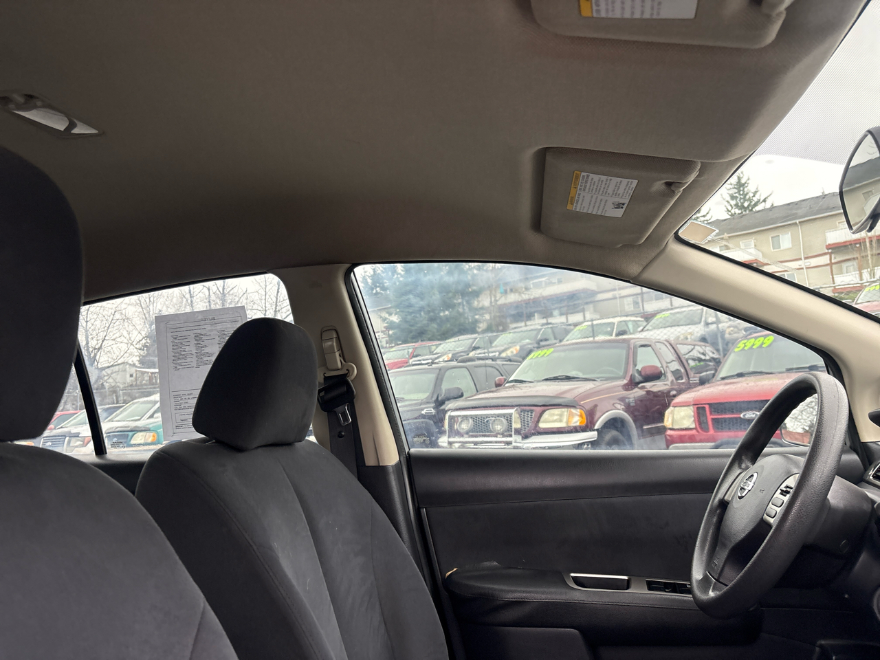 Nissan Versa 1.8 S Hatchback 2009