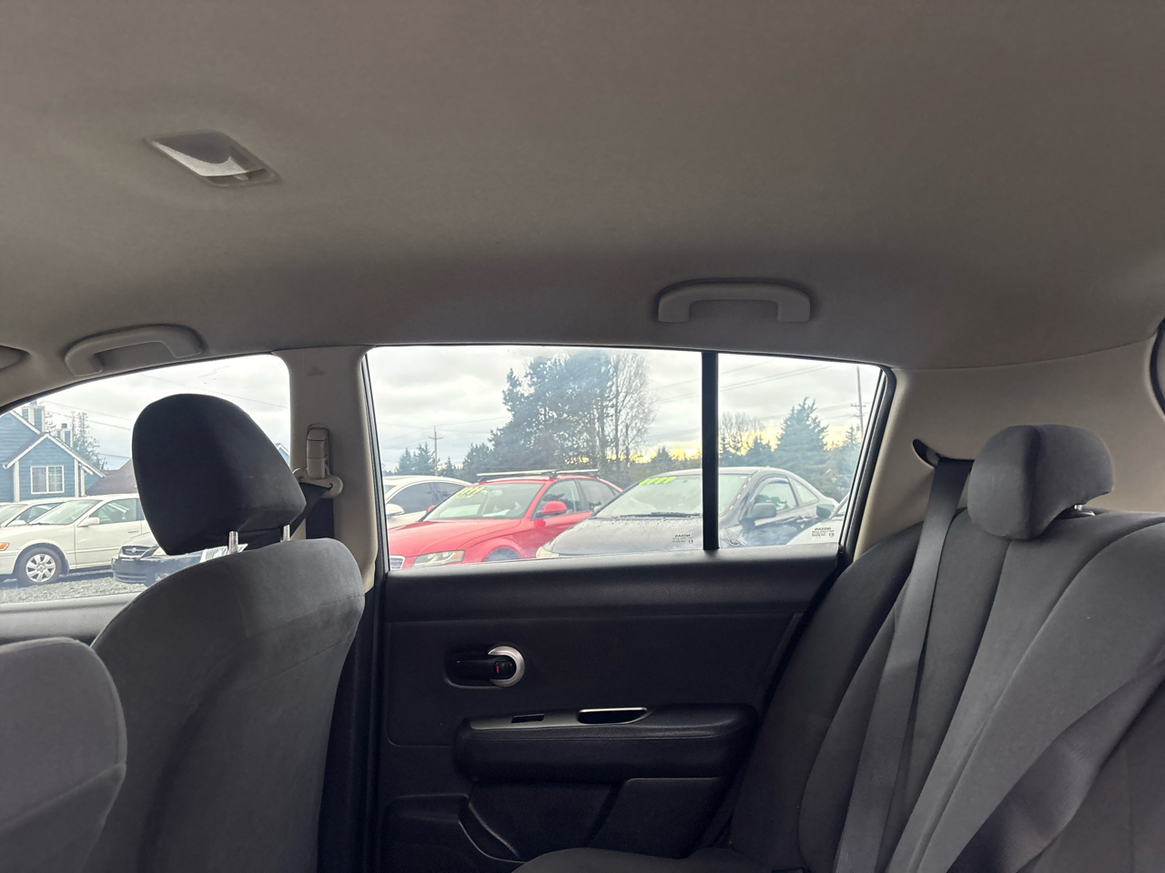 Nissan Versa 1.8 S Hatchback 2009