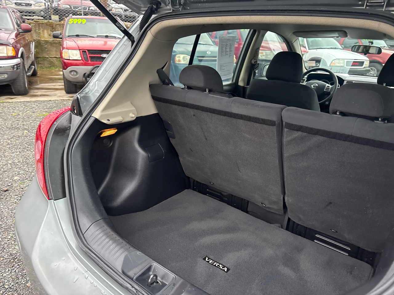 Nissan Versa 1.8 S Hatchback 2009