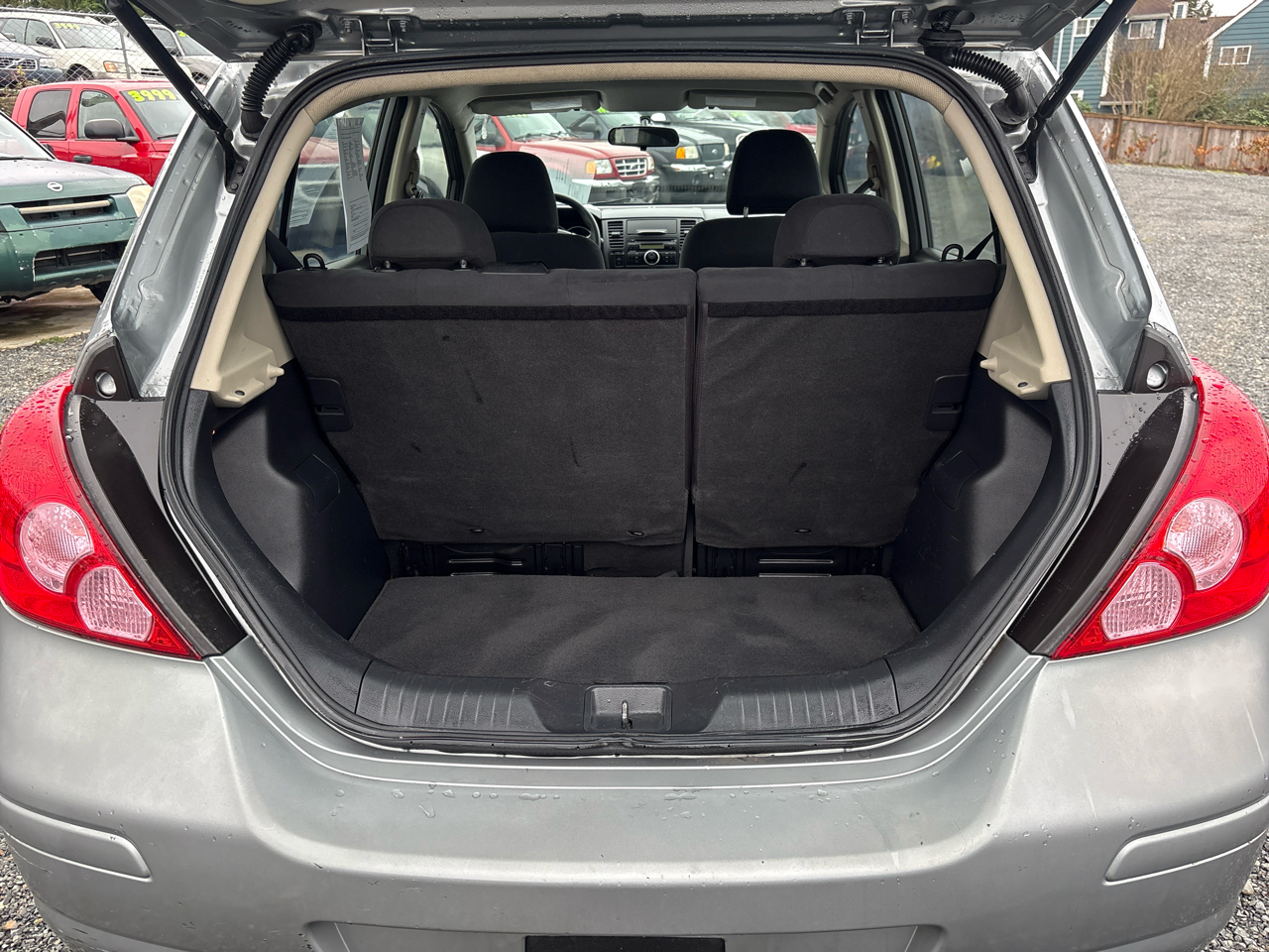 Nissan Versa 1.8 S Hatchback 2009