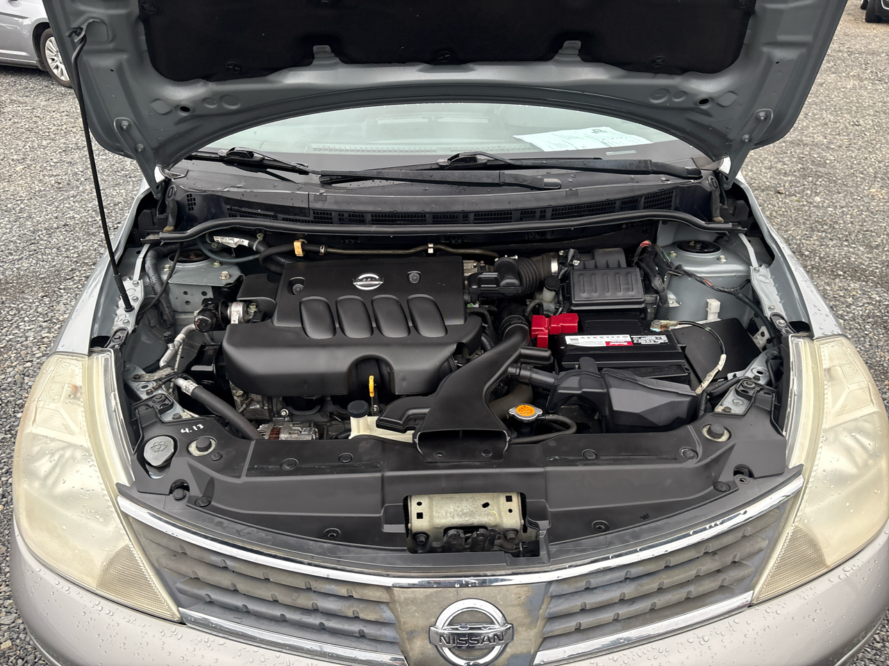 Nissan Versa 1.8 S Hatchback 2009