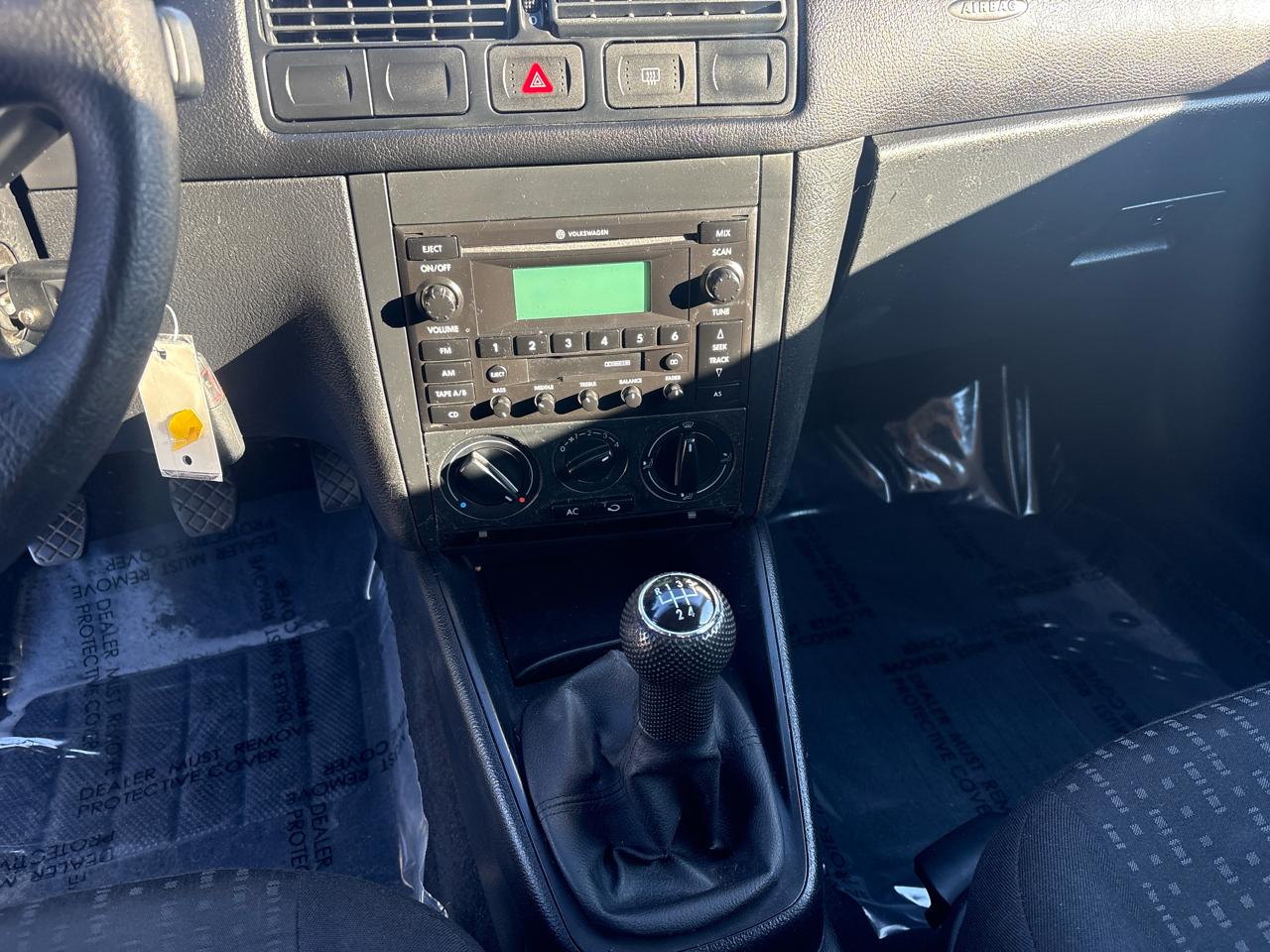 Volkswagen Golf GL 2.0 Sedan 2004