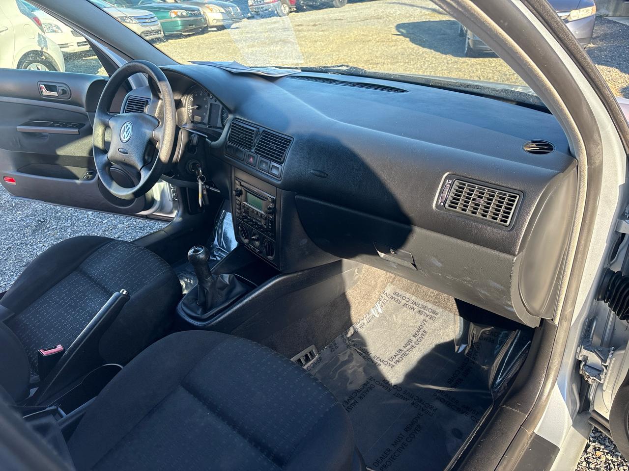 Volkswagen Golf GL 2.0 Sedan 2004