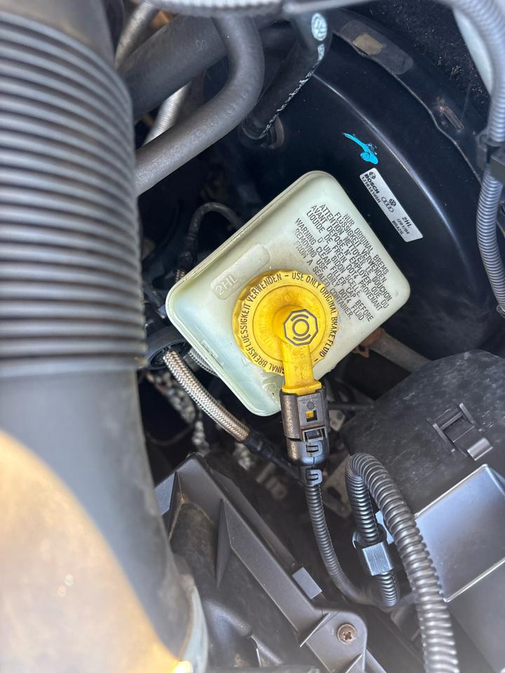 Volkswagen Golf GL 2.0 Sedan 2004