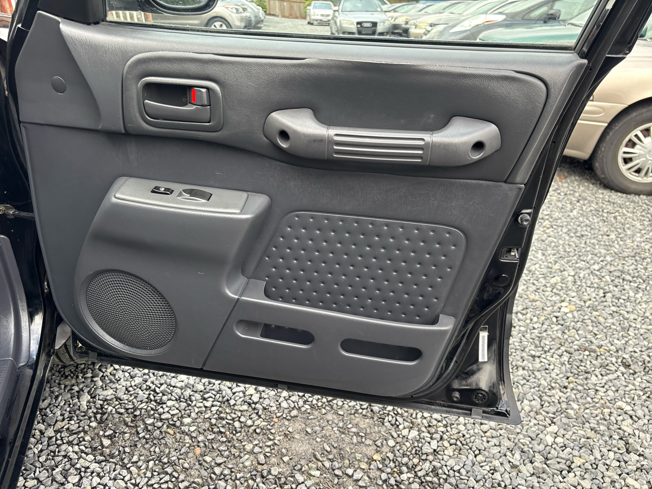 Toyota RAV4 4-Door 4WD 1999