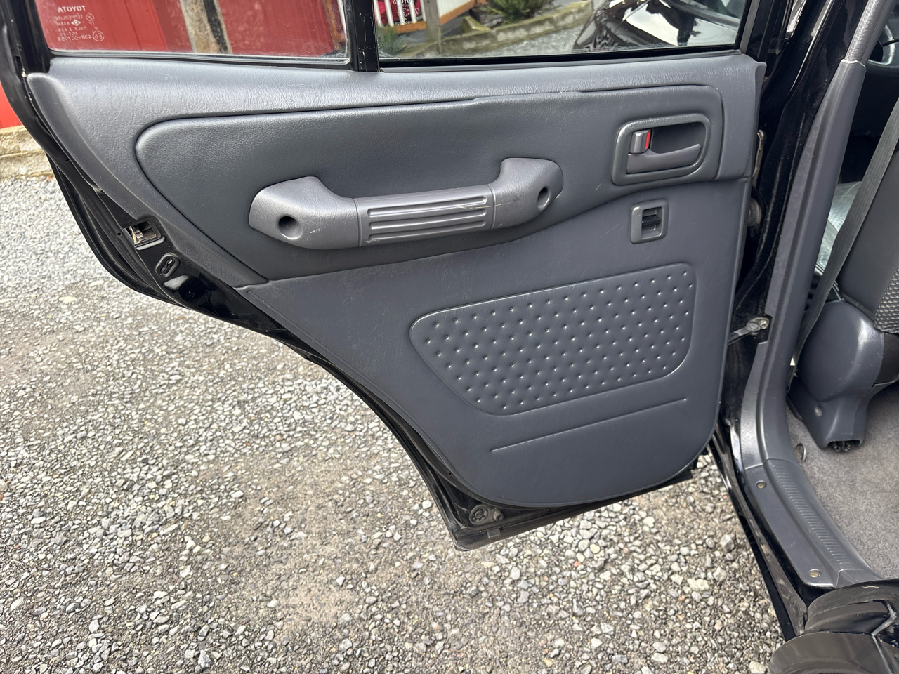 Toyota RAV4 4-Door 4WD 1999