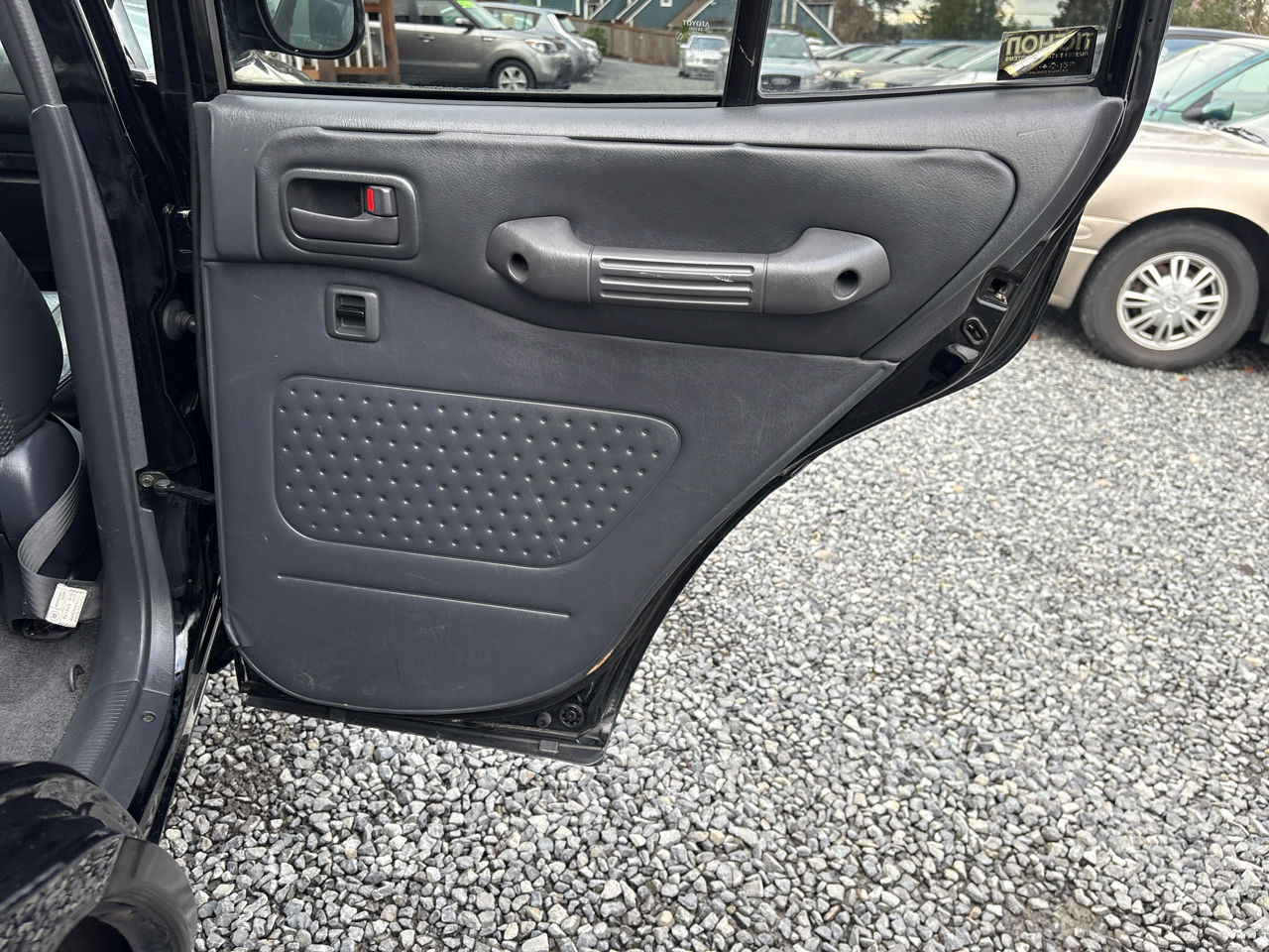 Toyota RAV4 4-Door 4WD 1999