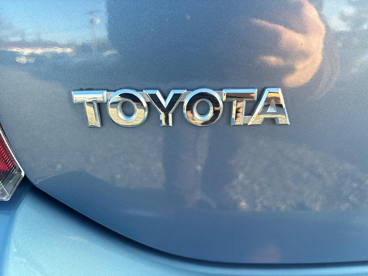 Toyota Prius 4-Door Liftback 2004